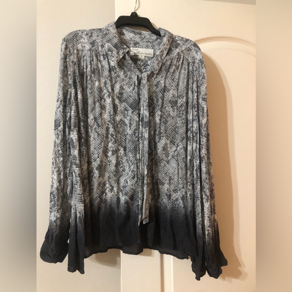 Vintage Havana black and gray reptile print long sleeve Size M never used